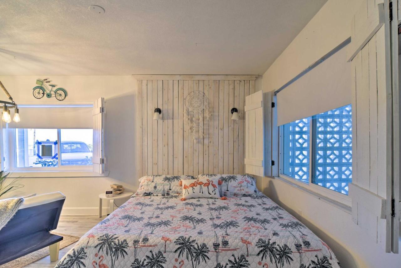 Idyllic Pass-A-Grille Studio - Walk To The Beach! سانت بيتي بيتش المظهر الخارجي الصورة