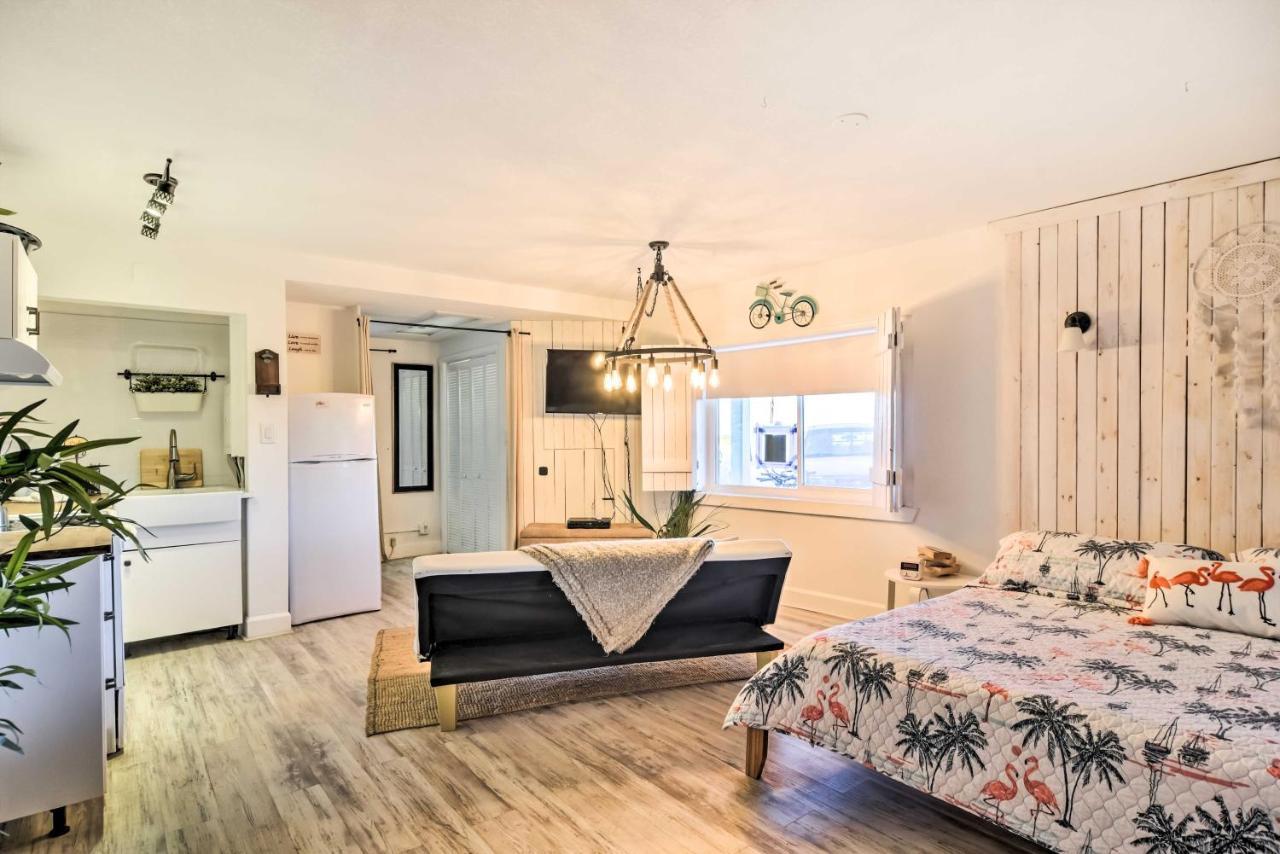 Idyllic Pass-A-Grille Studio - Walk To The Beach! سانت بيتي بيتش المظهر الخارجي الصورة