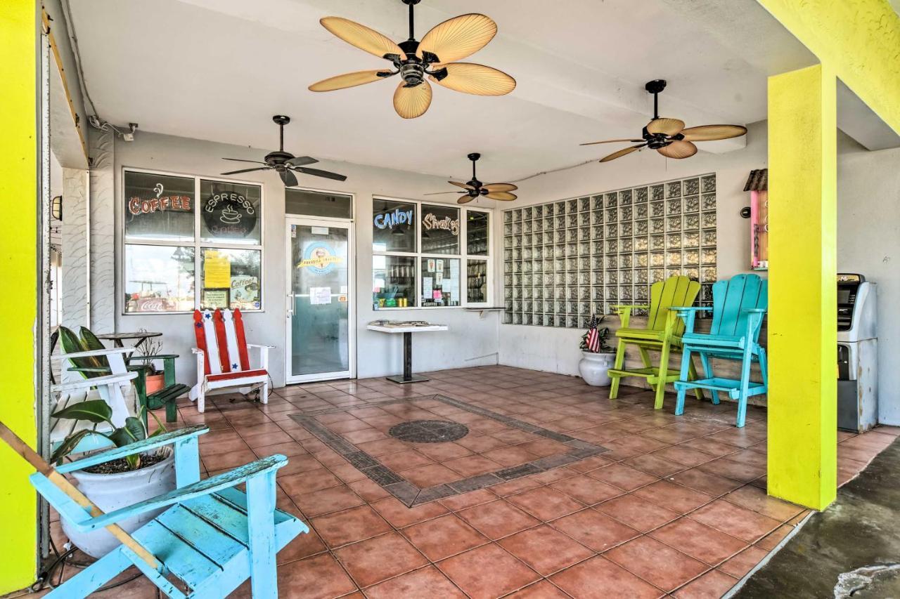Idyllic Pass-A-Grille Studio - Walk To The Beach! سانت بيتي بيتش المظهر الخارجي الصورة