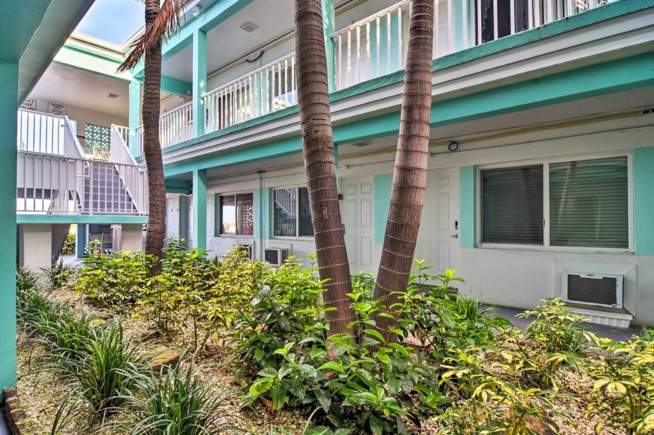 Idyllic Pass-A-Grille Studio - Walk To The Beach! سانت بيتي بيتش المظهر الخارجي الصورة